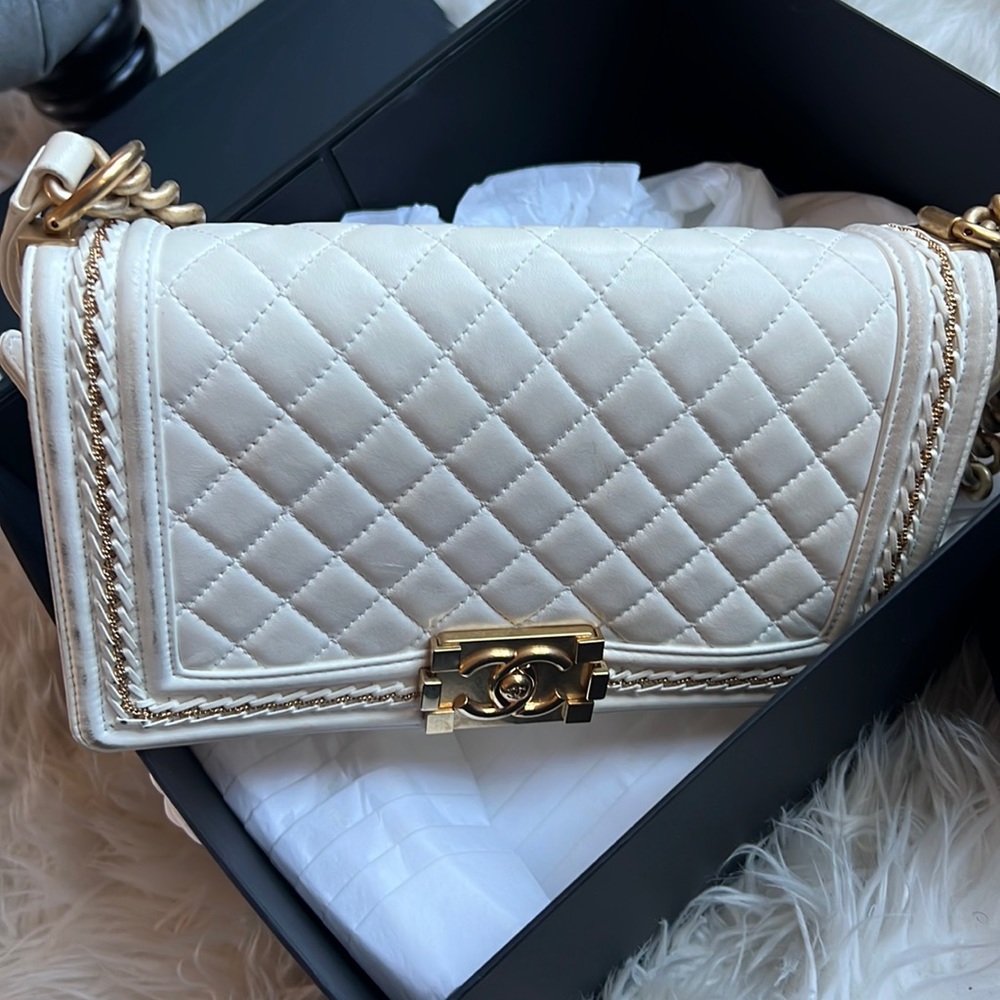White | Medium | Gold Chains